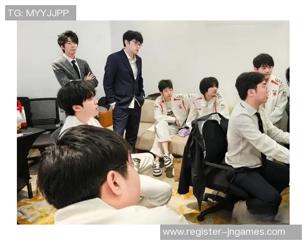 职业联赛中JDG团队配合表现分析与战术解读 职业联赛中JDG团队配合表现分析与战术解读