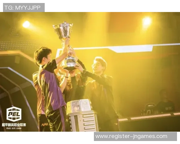 电竞比分分析和平精英赛事中WE战队的战术控制与失误探讨